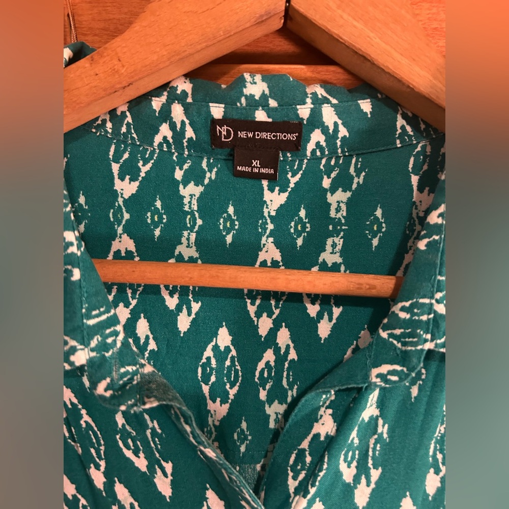 🔥 Gorgeous New Directions Teal and White Long Blouse size XL - Picture 2 of 12